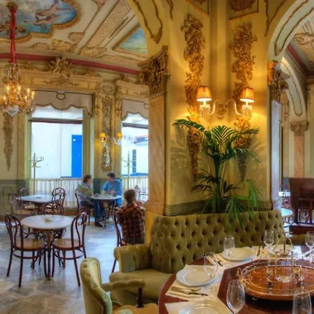 La Linda Little 公寓