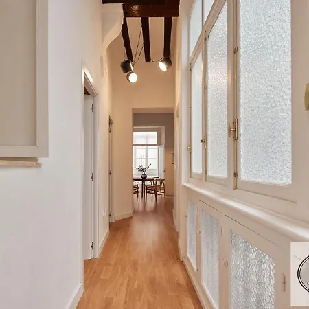 La Linda Little 加的斯