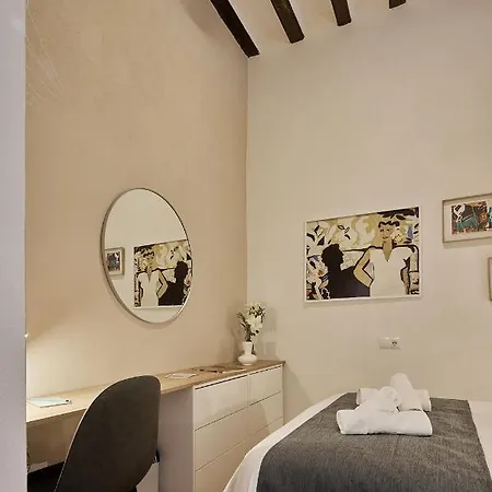 La Linda Little 加的斯